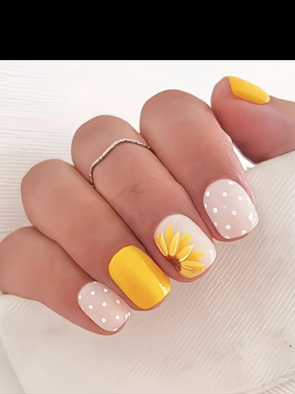 🔥3/$21 Yellow Sunflower Press On NailsSet - White & Yellow Floral